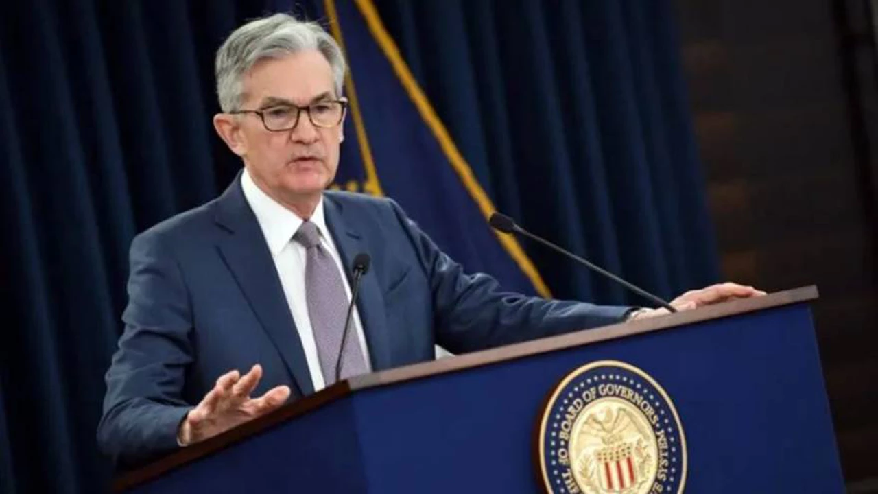 Para la Fed, habrá más alzas de las tasas de interés, crecimiento lento y "dolor" para hogares y empresas