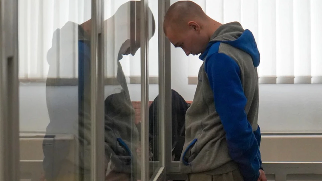 Condenan a cadena perpetua en Ucrania a primer soldado ruso acusado de crímenes de guerra
