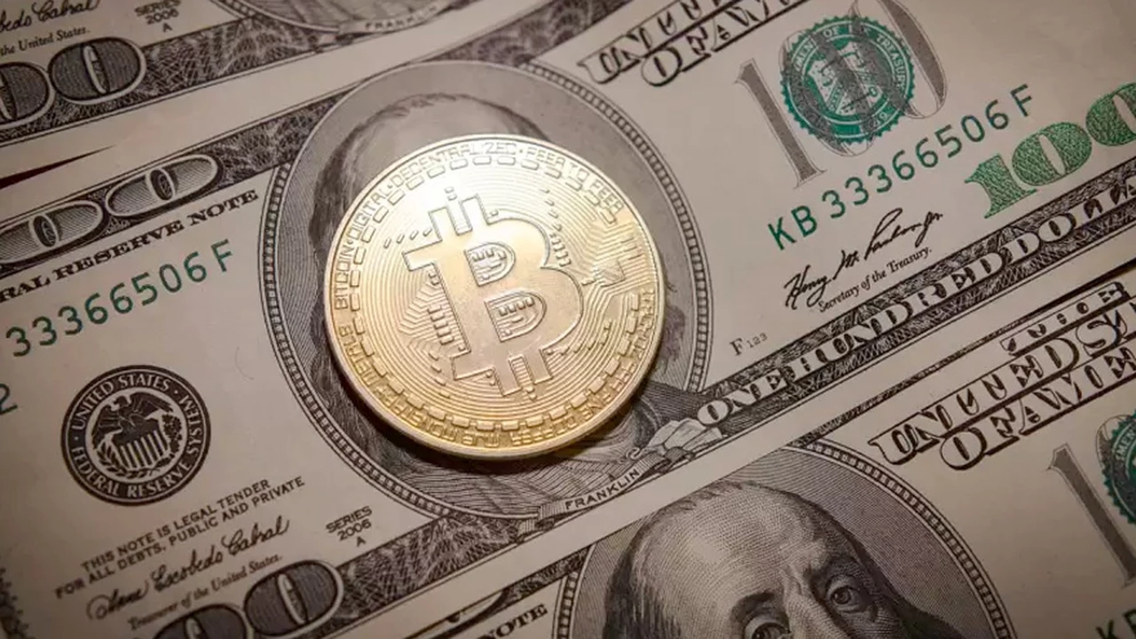 En otro lunes negro, los inversores huyen del Bitcoin y su precio rompe un piso clave