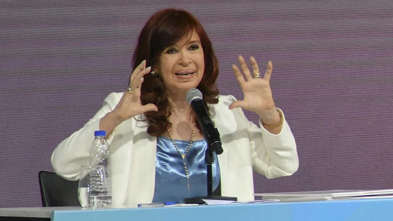 Cristina Kirchner arremetió contra un supermercadista: el empresario afirmó que "remarca precios todos los días"