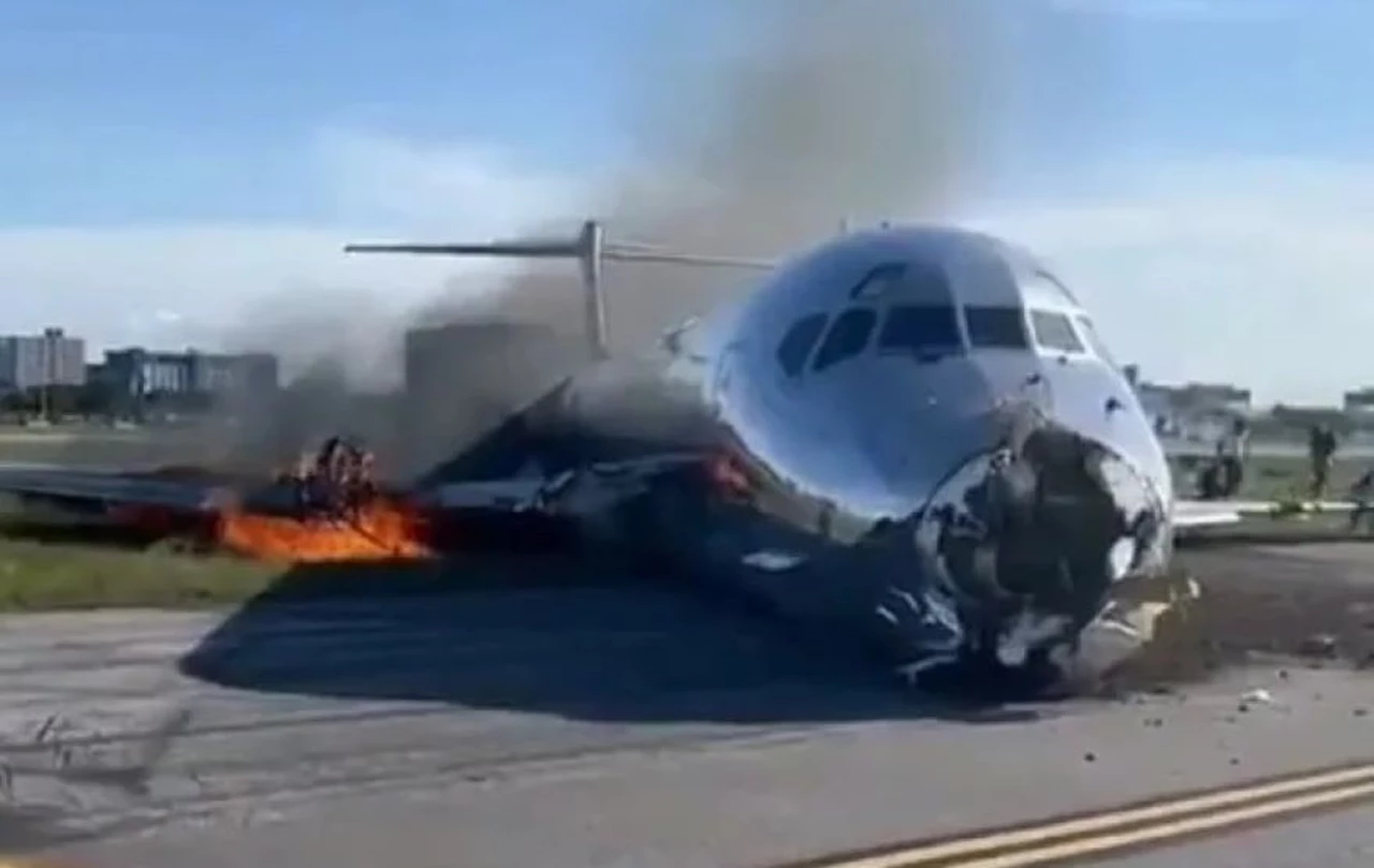 Chocó y se incendió un avión de 126 pasajeros en Miami