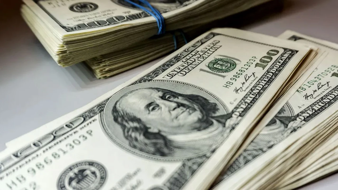 "Gurú" de la City advierte que es probable que el precio del dólar blue salte a $400 a fin de año