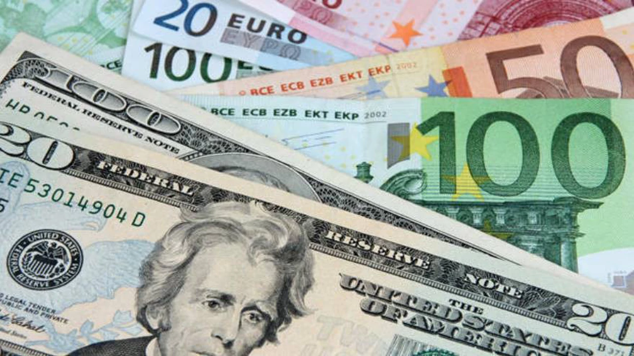 Por primera vez en 20 años el euro vale menos que un dólar: ¿es una buena o mala noticia?