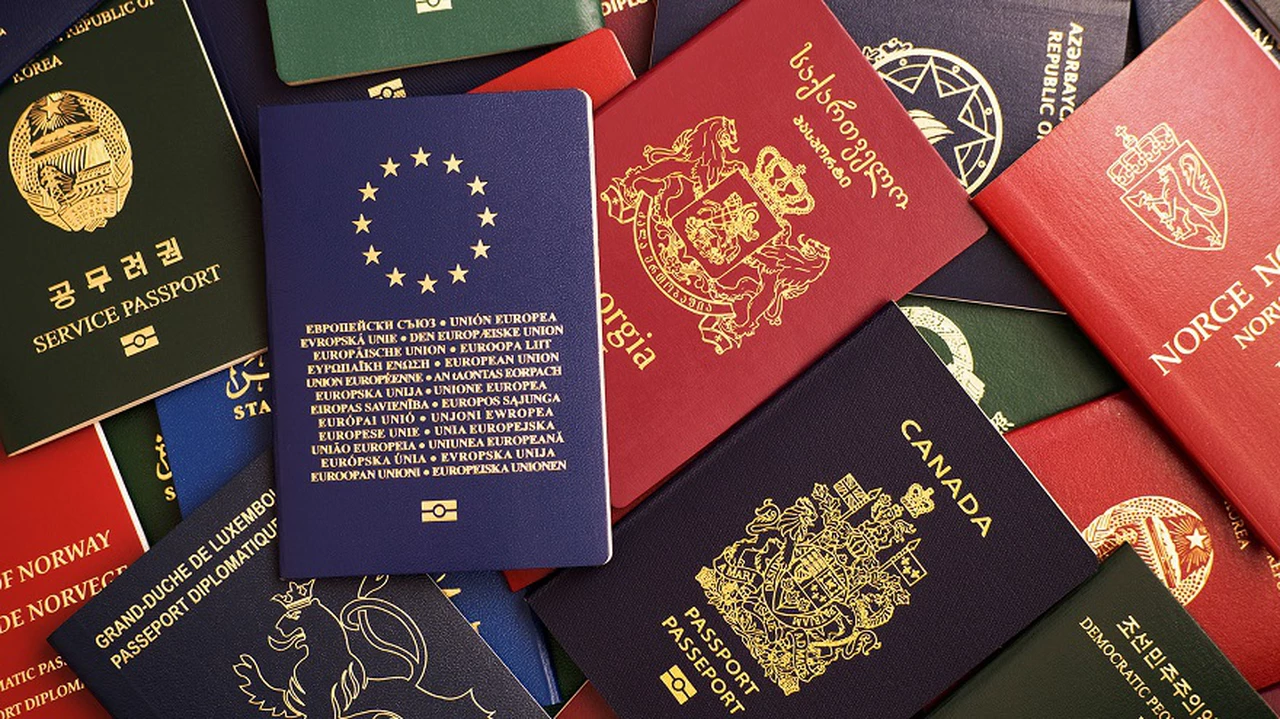 Por qué solo puede haber pasaportes de 4 colores en todo el mundo