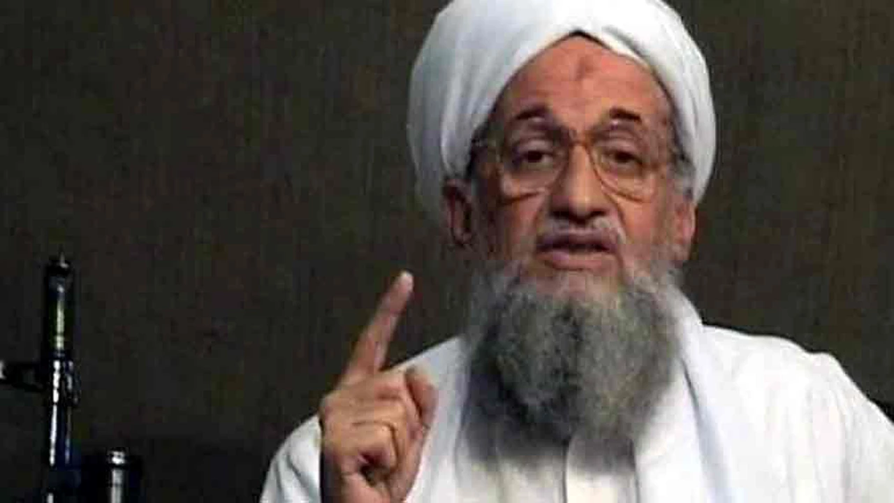 Al Qaeda: quién era Ayman al Zawahiri, la mano derecha de Bin Laden a quien la CIA asesinó en Afganistán