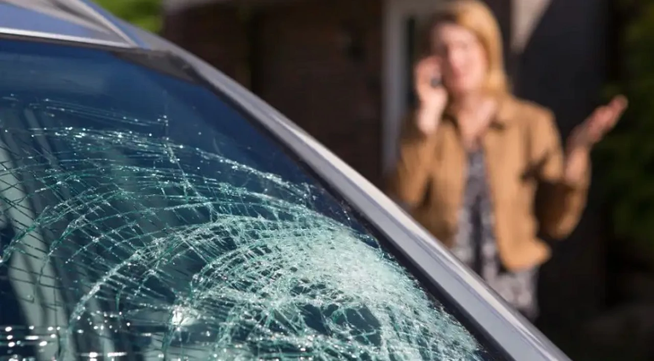 ¿Rompiste el parabrisas de tu auto o camioneta?: esto es lo que te cuesta reponerlo
