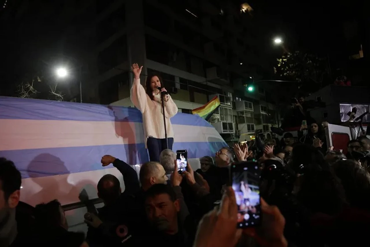 Tras los enfrentamientos, Cristina Kirchner le habló a su militancia y advirtió: "Quieren exterminar al peronismo"