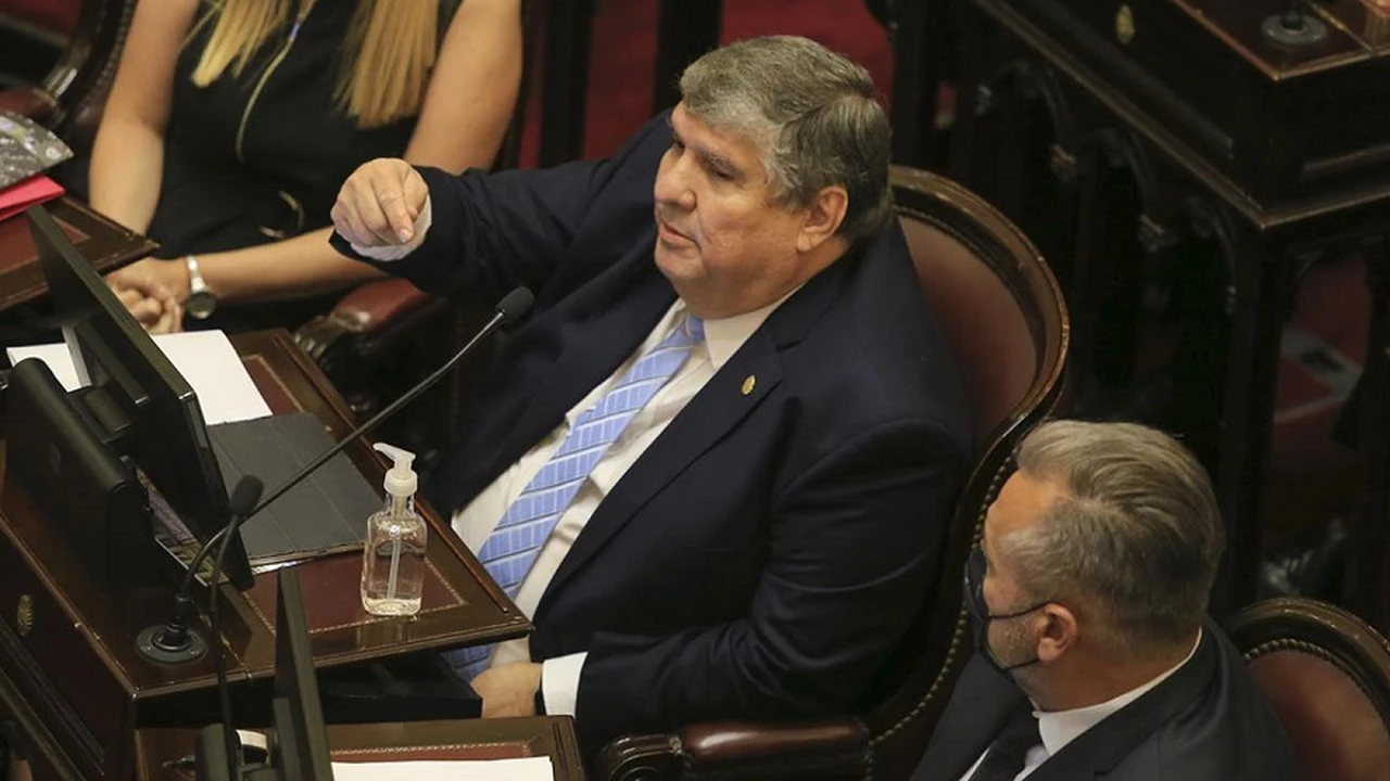 Rechazo a la Ley ómnibus: el "pacto" entre senadores y líderes gremiales para boicotear a Milei
