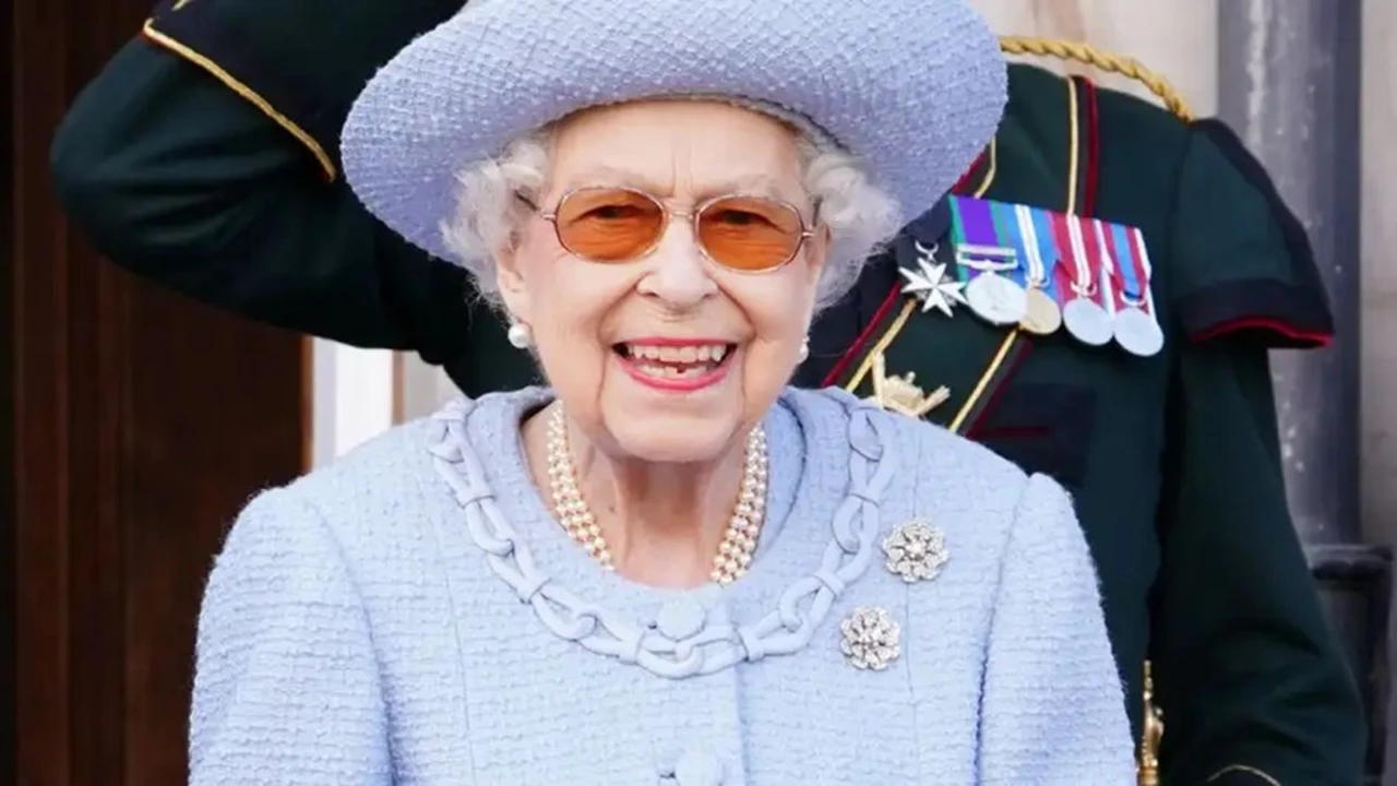 A cuánto asciende la fortuna de la reina Isabel II: la insólita cifra
