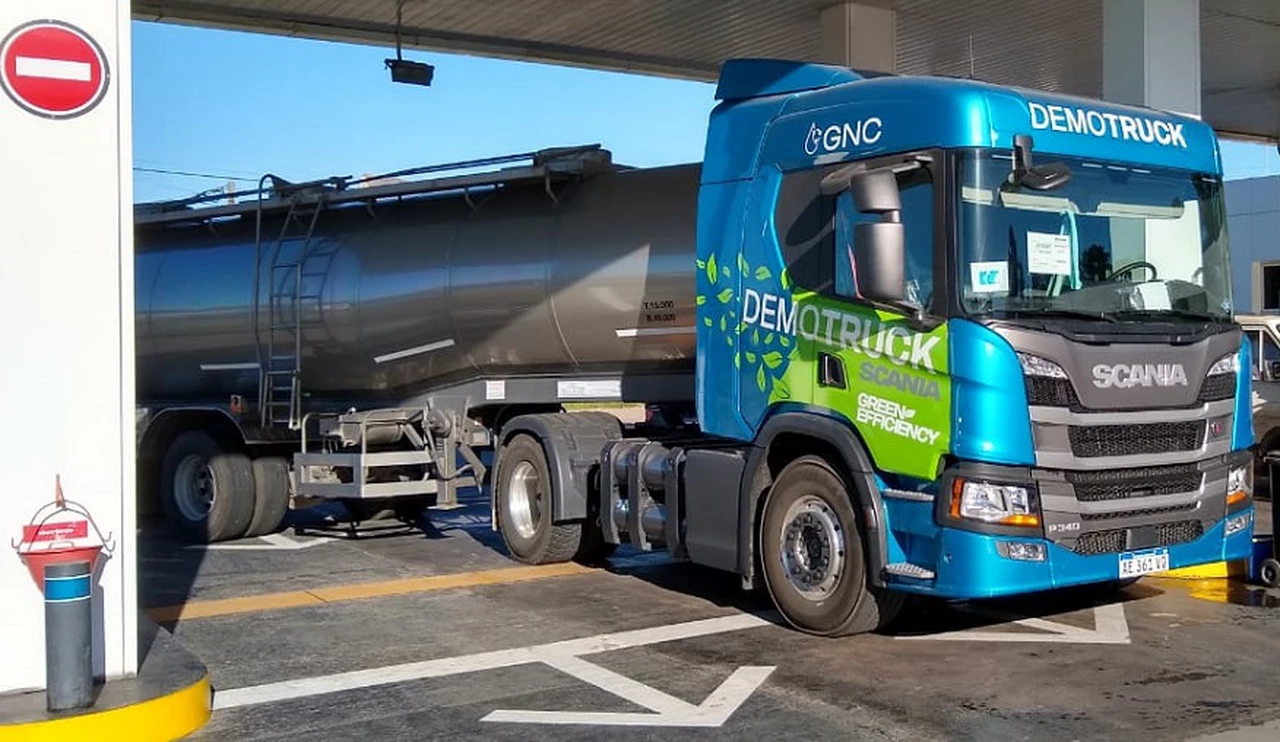 YPF construirá cinco redes para abastecer al transporte de carga a GNC