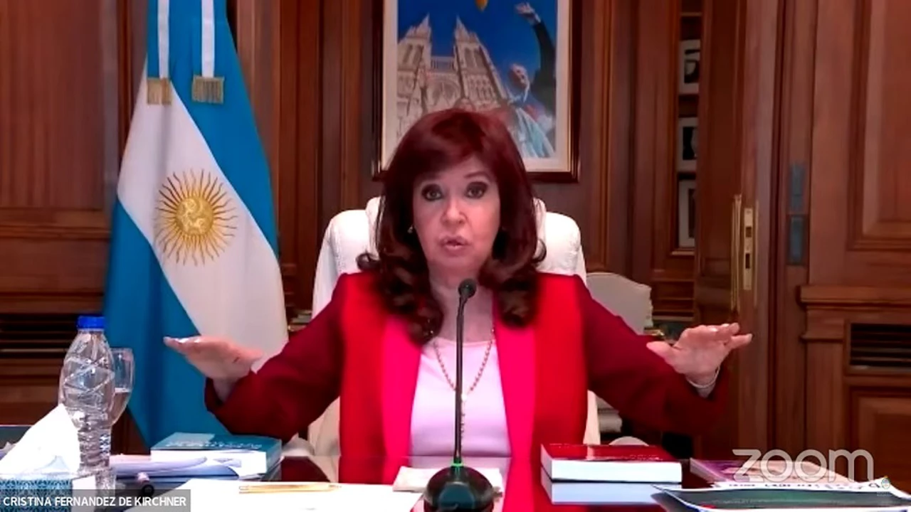 Tras el fallo en su contra, Cristina Kirchner cuestionó a la Justicia y cruzó a Mauricio Macri: "No se les cae la cara. ¡Mamita!"