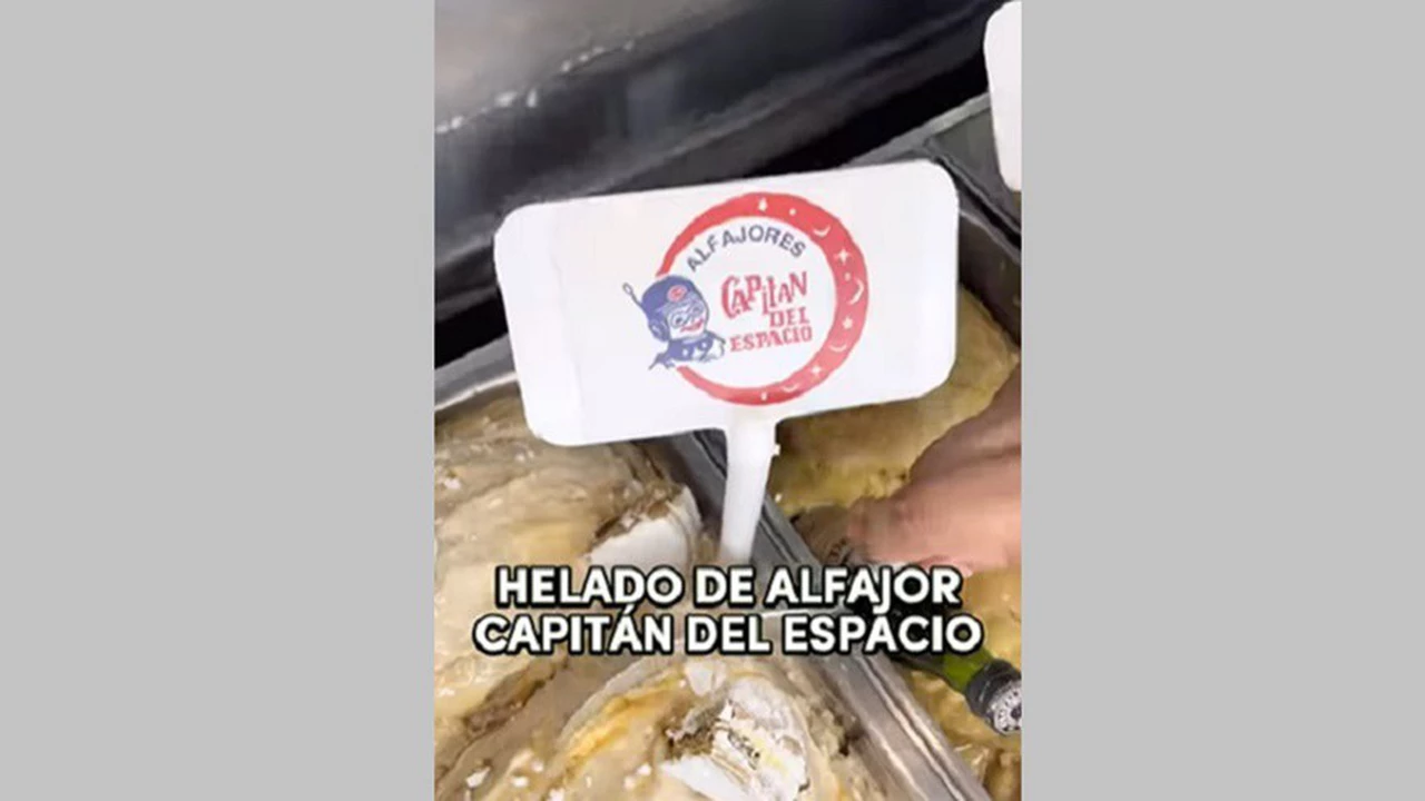 Encontró una heladería que vende el sabor del alfajor Capitán del Espacio y otras golosinas: se hizo viral