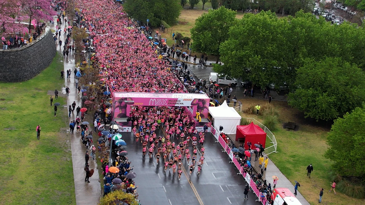 Bajo la lluvia, más de 9 mil mujeres corrieron la M5K de McDonald's
