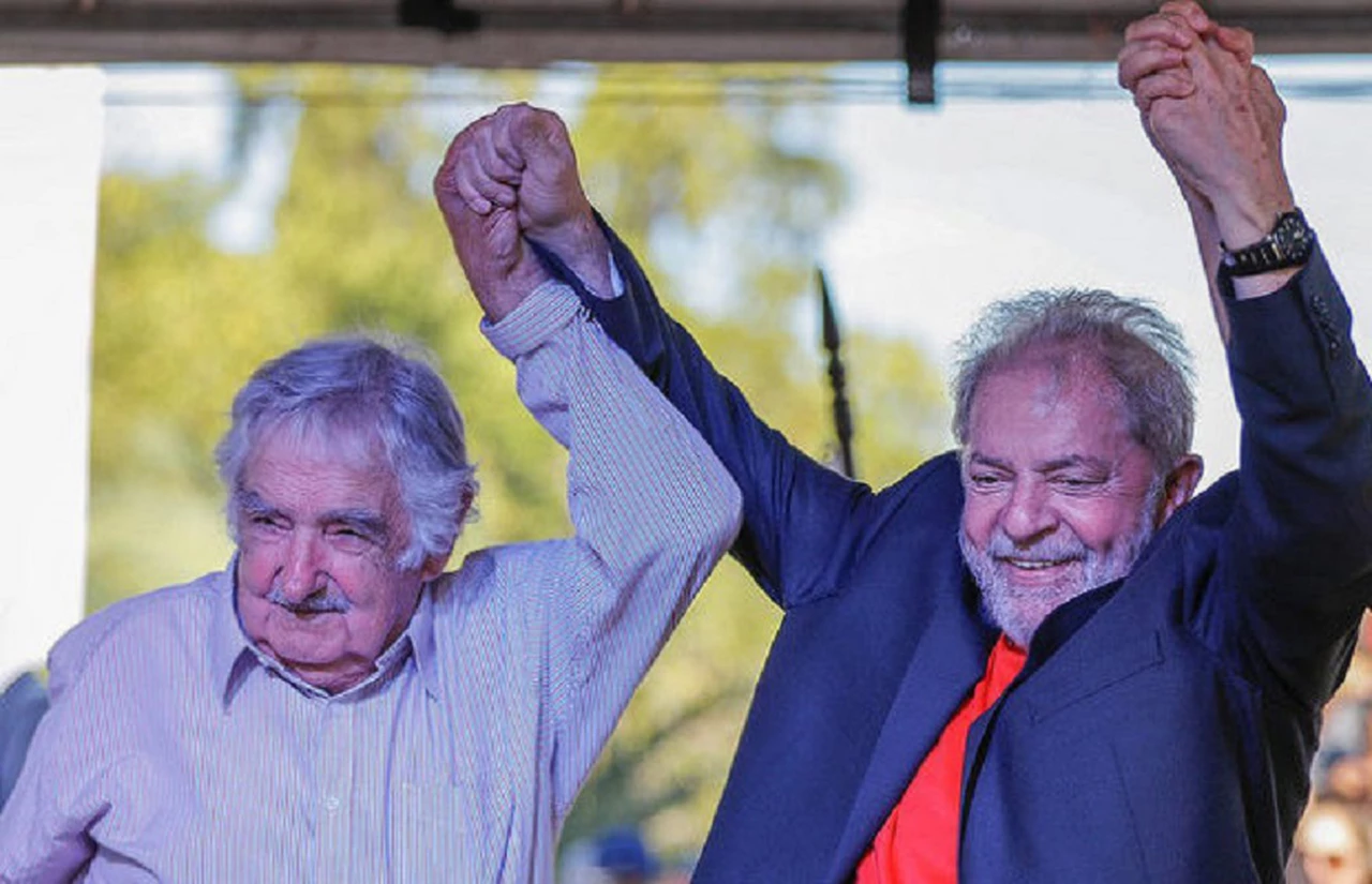 Lula cerró su campaña junto a Mujica: "Voy a gobernar Brasil"