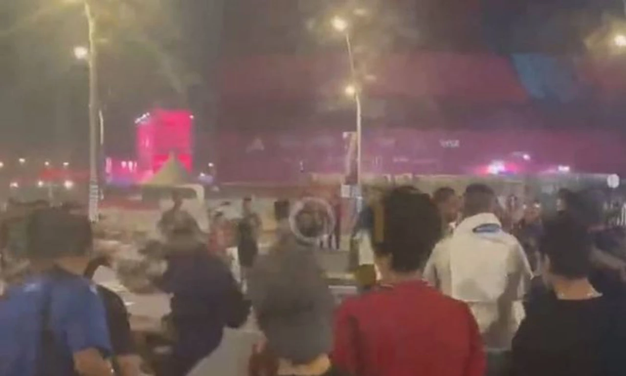 VIDEO| Graves incidentes entre hinchas de Argentina y México en Doha