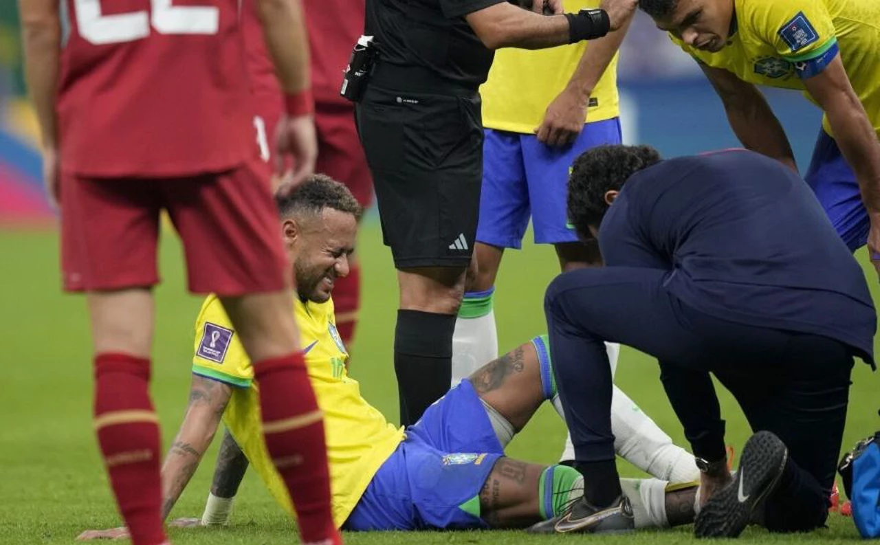 Neymar se perderá la fase de grupos del Mundial por la lesión en su tobillo