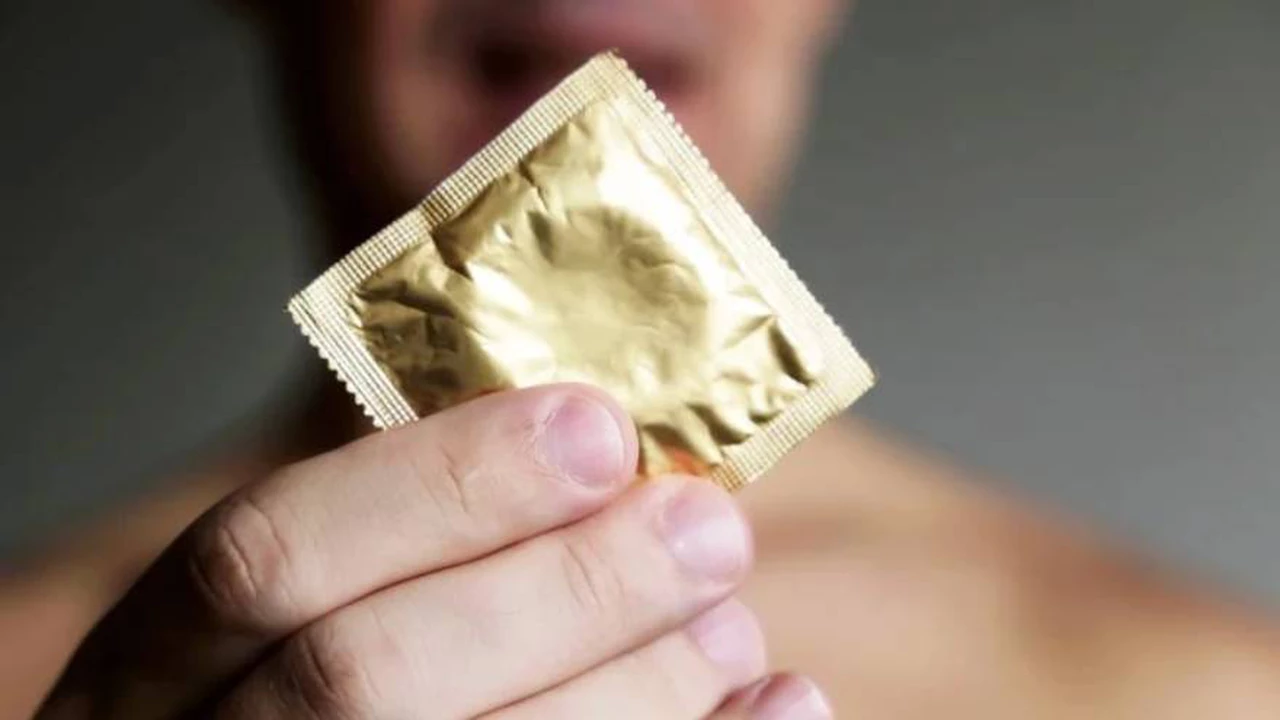 Día Mundial del VIH: esta es la forma correcta de usar el preservativo y el campo de látex