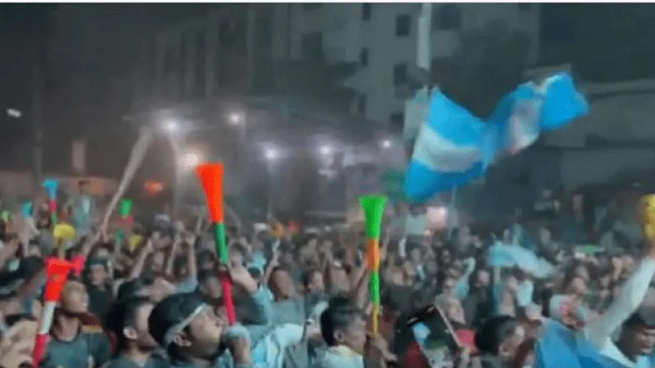 Bangladesh: así festejaban el triunfo de Argentina sobre Australia