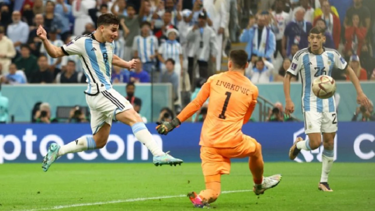 Argentina, en la final del Mundial: el gol de Julián Álvarez y su similitud con el de Kempes