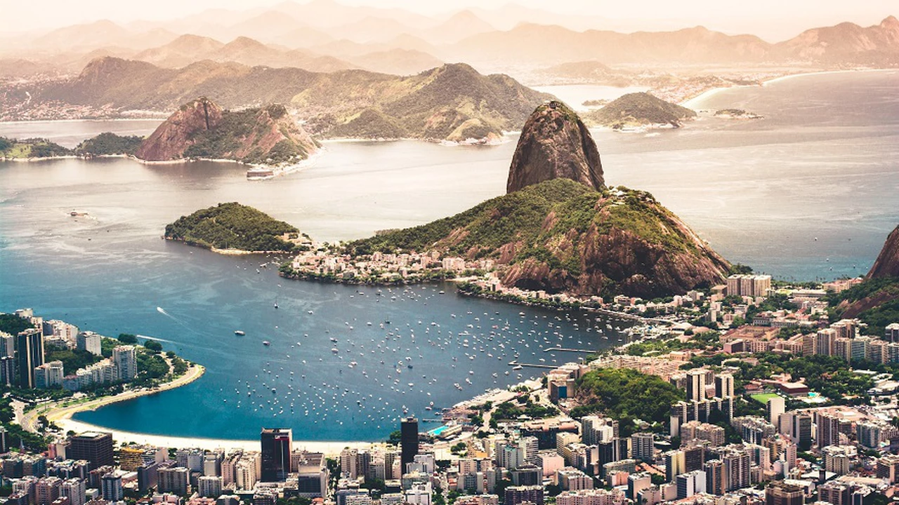 Si vas de vacaciones a Brasil o Uruguay, prepará la billetera: cuánto vas a tener que gastar