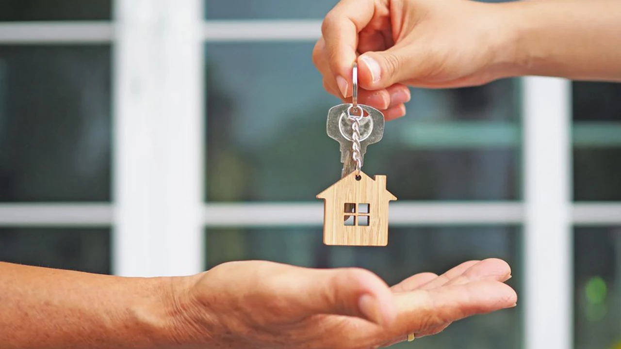 Crédito hipotecario: una pareja debería triplicar sus ingresos para calificar y comprar un departamento