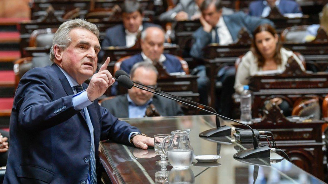 Canje de bonos de Anses: Rossi usó la inflación para justificarlo en una caliente pelea con la oposición