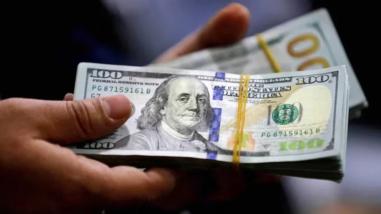 Mercado en alerta: empeoran proyecciones sobre el dólar, mientras se refuerza el cepo
