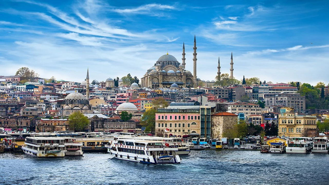 Vuelos baratos a Estambul: cómo conseguir precios más bajos y en qué momento del año viajar