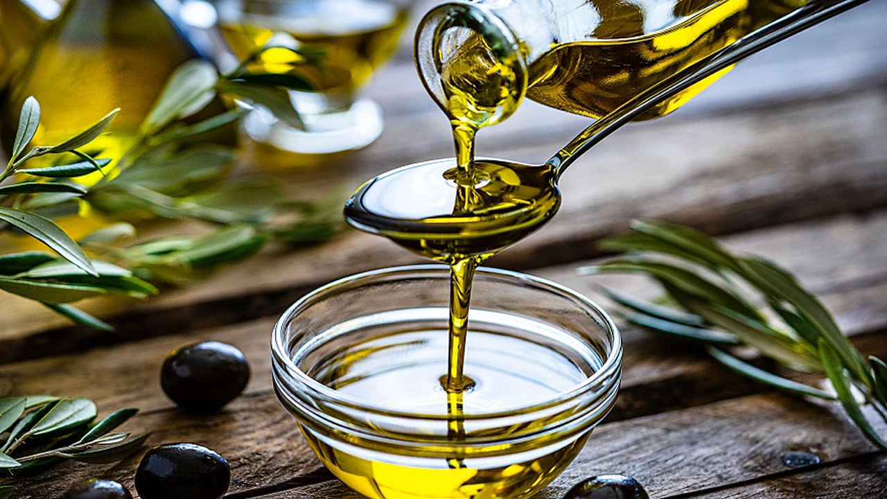 Anmat prohibió la comercialización de una marca de aceite de oliva y otra de azúcar