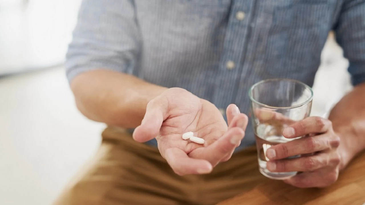 Acidez, un malestar cada vez más común: qué es y cuándo podemos tomar omeprazol