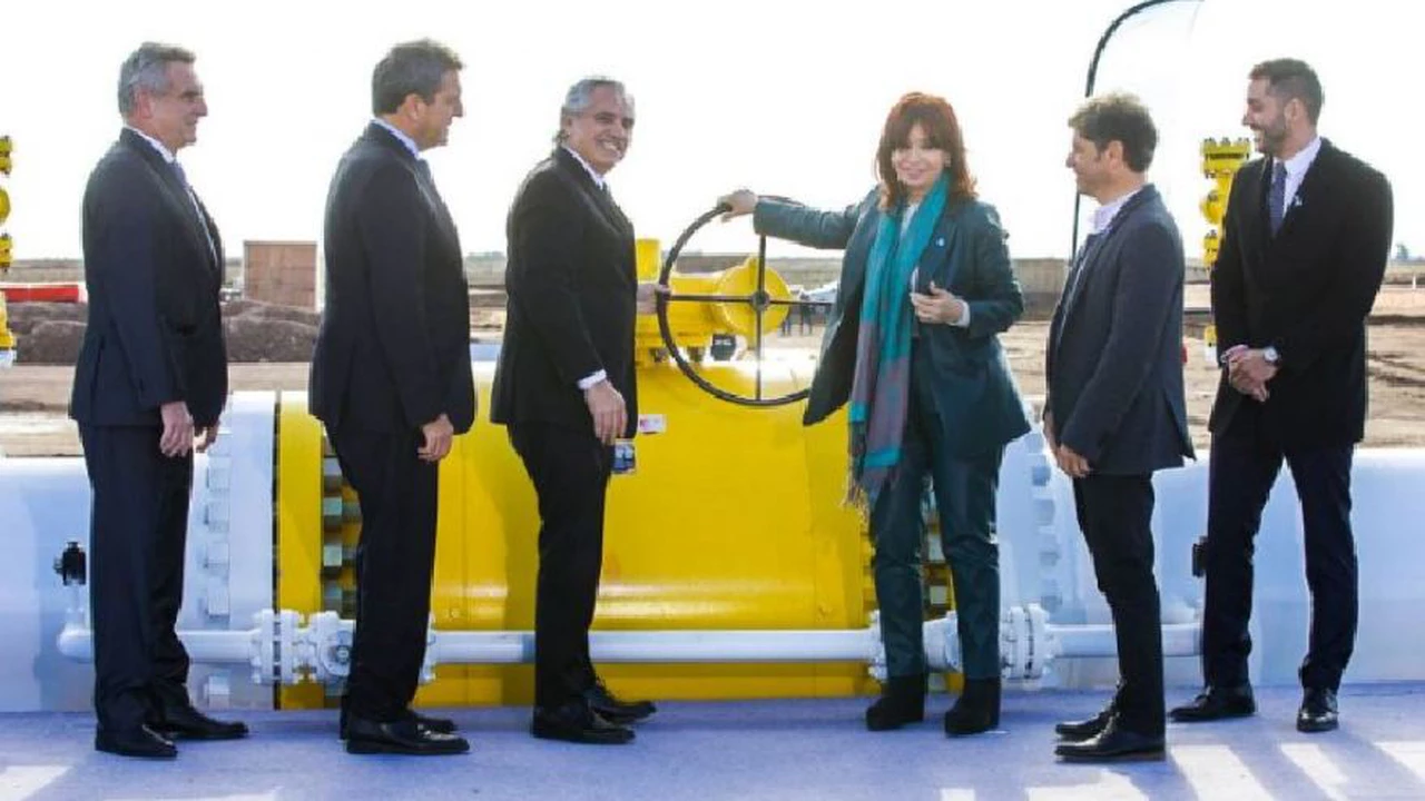 Massa logró alinear al oficialismo para largar su campaña: apoyo de Cristina Kirchner y despedida de Fernández