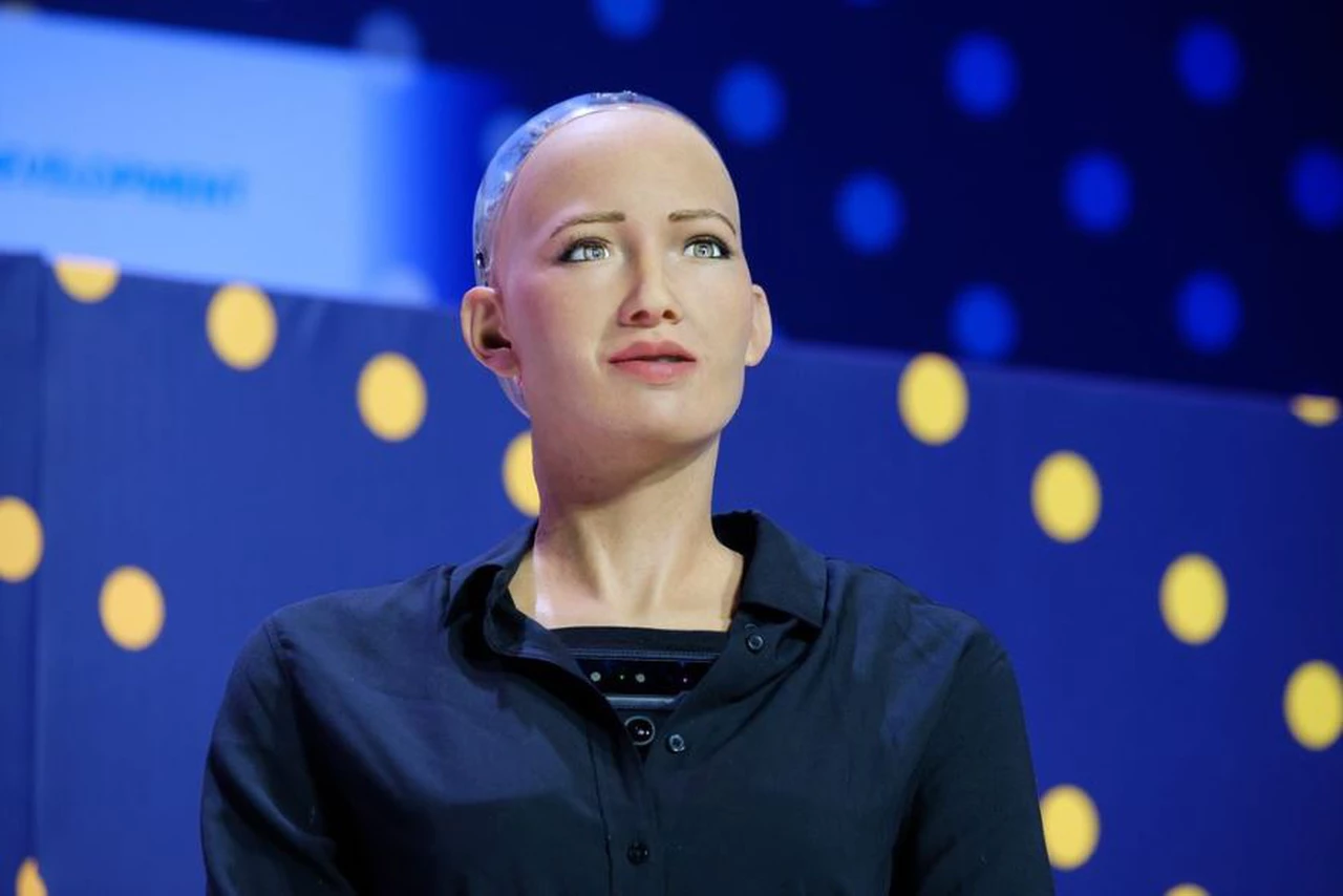 Sophia, la androide embajadora de la ONU, revela por qué los robots podrían ser mejores líderes que los humanos"