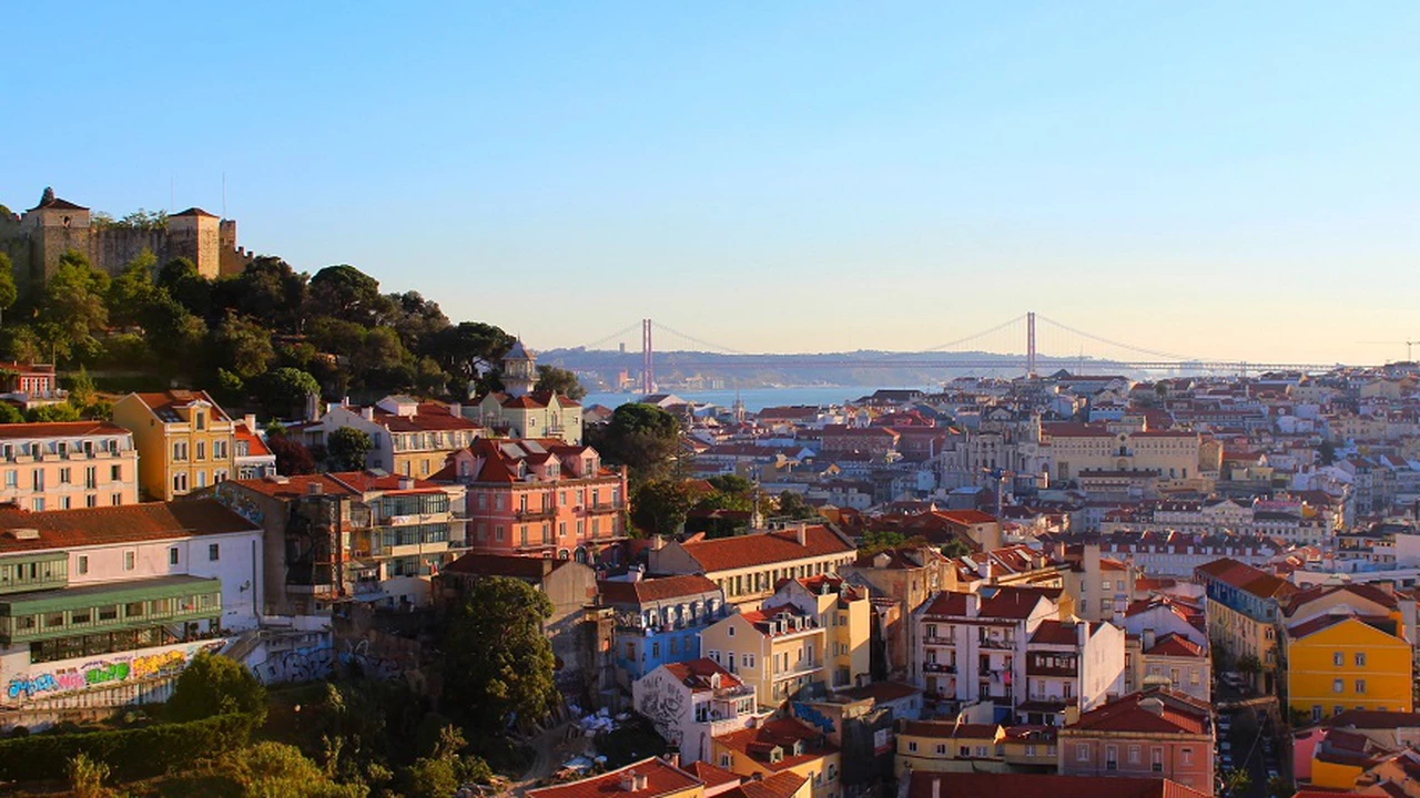 Viajá a Lisboa: los vuelos más baratos y cuál es el mejor momento para visitar la capital de Portugal