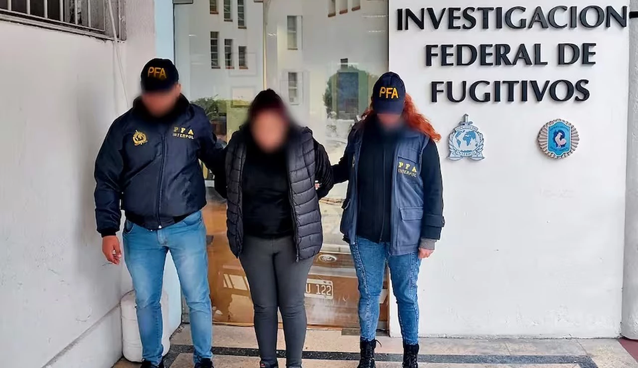 Estafa piramidal: detienen a una mujer y a su hijo, acusados de engañar a 30.000 bolivianos por u$s60 millones