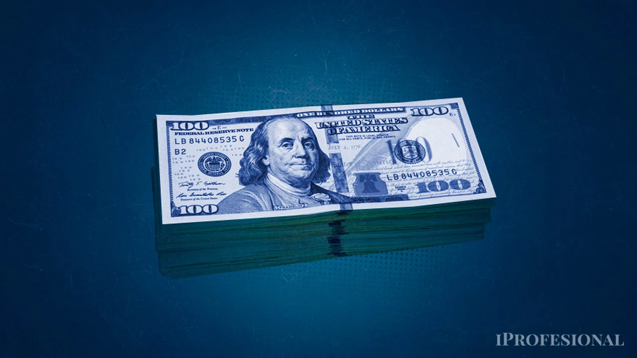 Cuidado con el dólar blue: qué sanción puede tener quien encuentren operando en el mercado ilegal