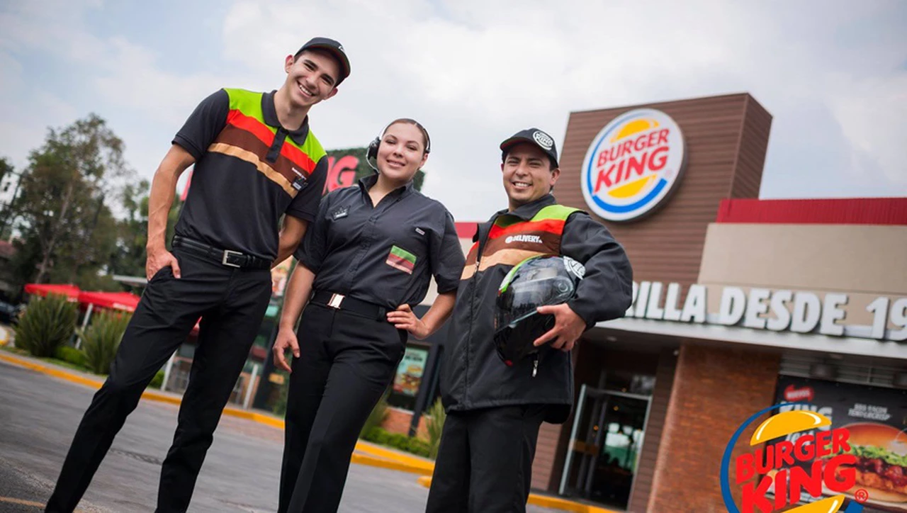 Fuerte suba de sueldo para trabajadores de McDonald´s y Burger: a cuánto se fueron los salarios básicos