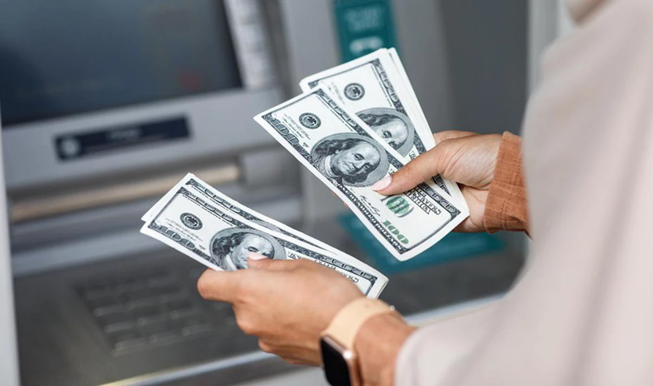 La fórmula infalible para identificar si un billete de dólar es falso