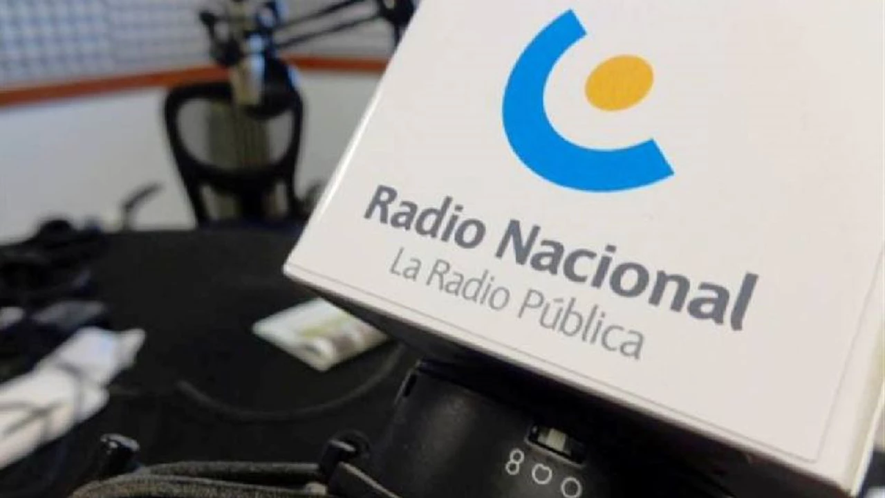 Personal de Radio Nacional, en alerta: se  movilizan en rechazo a unos 500 despidos