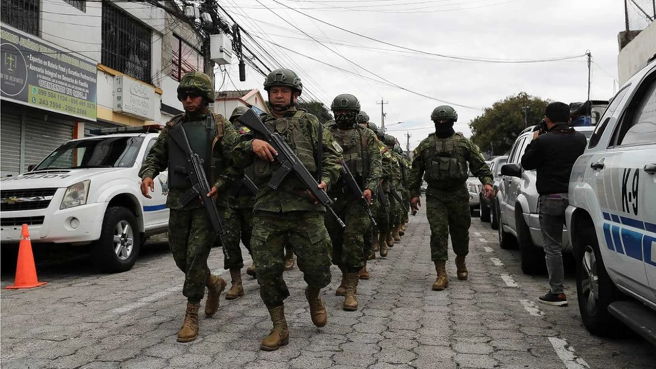 Violencia narco en Ecuador: al menos hay 10 muertos y el presidente Noboa ordenó al Ejército restablecer el orden