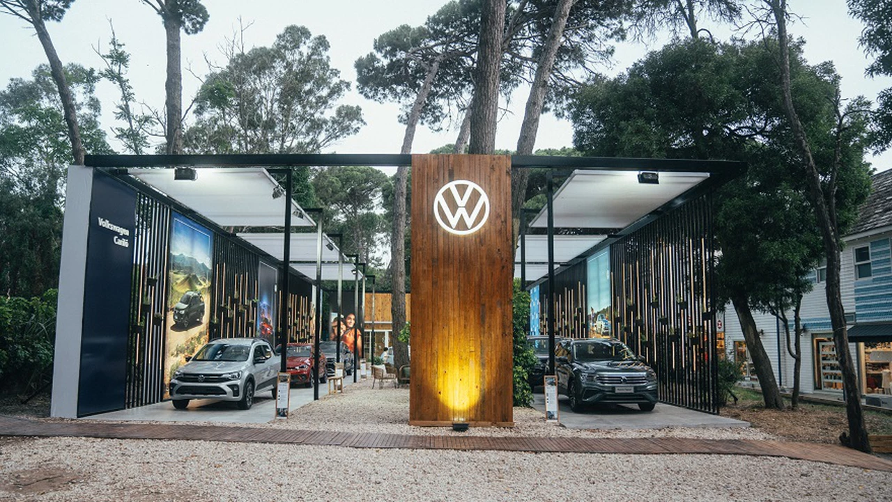 Volkswagen exhibe en Cariló su gama de modelos, presenta el Saveiro y rinde homenaje al pasado