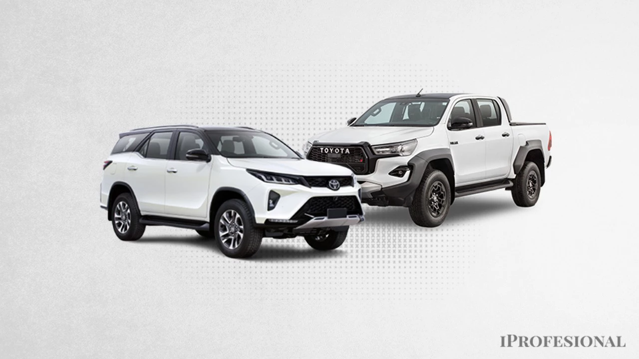 Insólito: por primera vez, la camioneta Toyota Hilux sale más cara que el SUV de lujo Toyota SW4