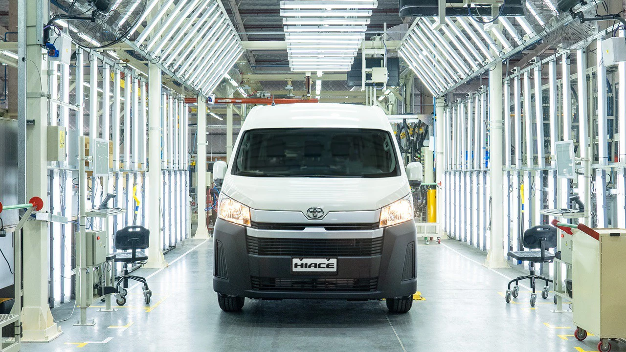 Toyota comienza a fabricar en Argentina el utilitario HIACE, su tercer modelo de produccíón nacional