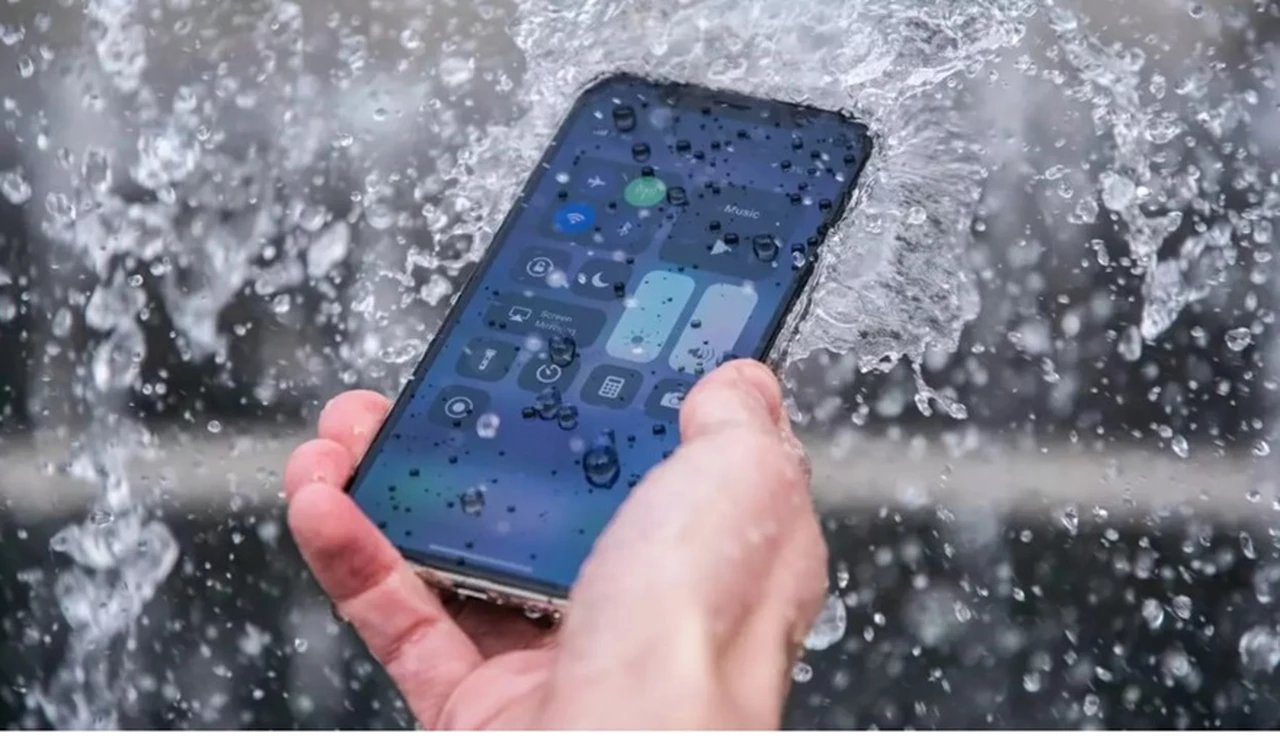 Apple reveló la mejor forma de secar tu celular: ni arroz ni secador