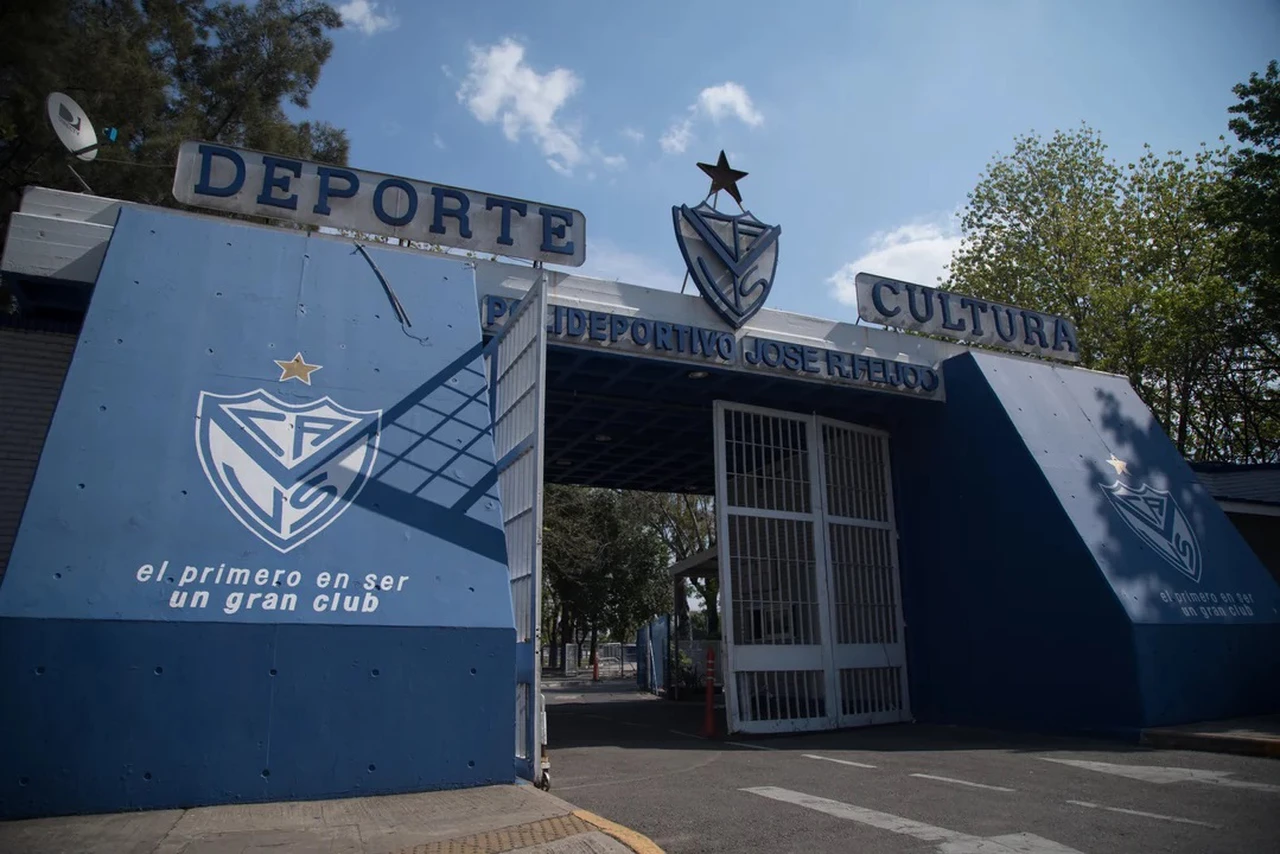 Escándalo en el fútbol: cuatro jugadores de Vélez fueron denunciados por abuso sexual