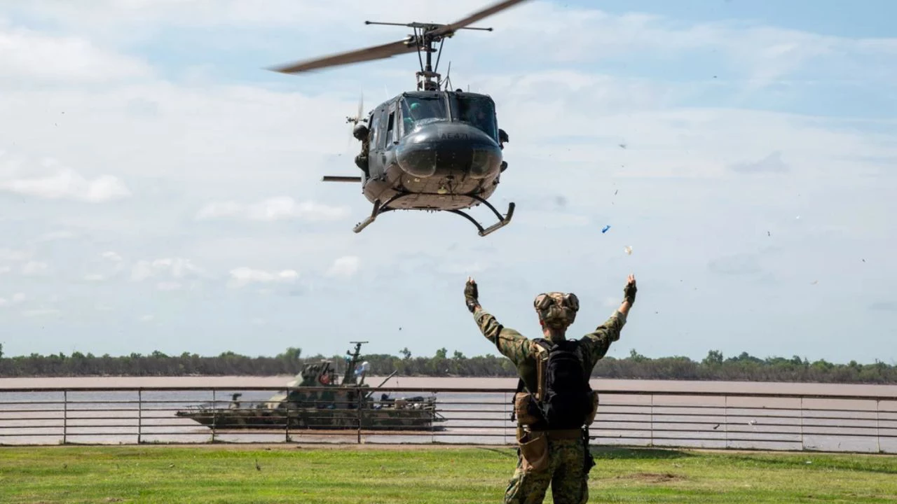 Helicópteros, lanchas y más de 120 uniformados: así es el inédito despliegue militar que el Gobierno lanzó en Rosario