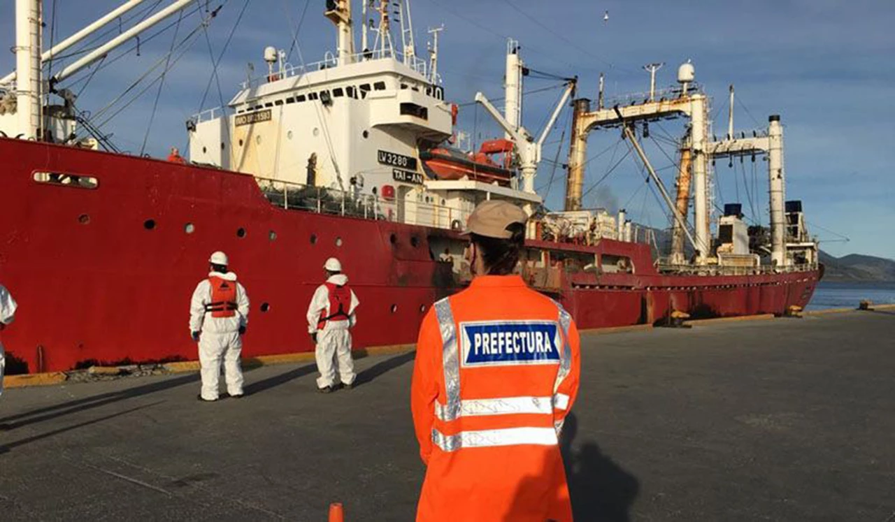 Pesca ilegal en el Sur: escándalo por presunta protección política al barco chino y un saqueo ambiental millonario