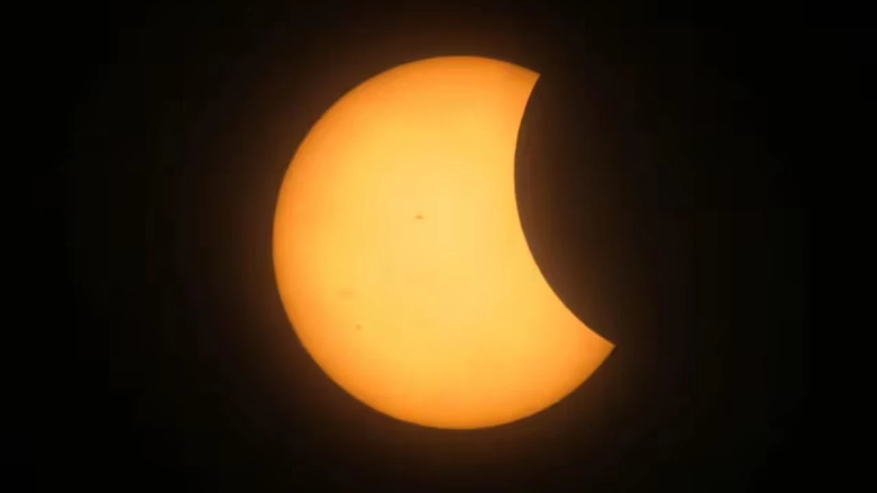 VIDEO | Las mejores imágenes del eclipse solar total que se vio desde México, EE.UU. y Canadá