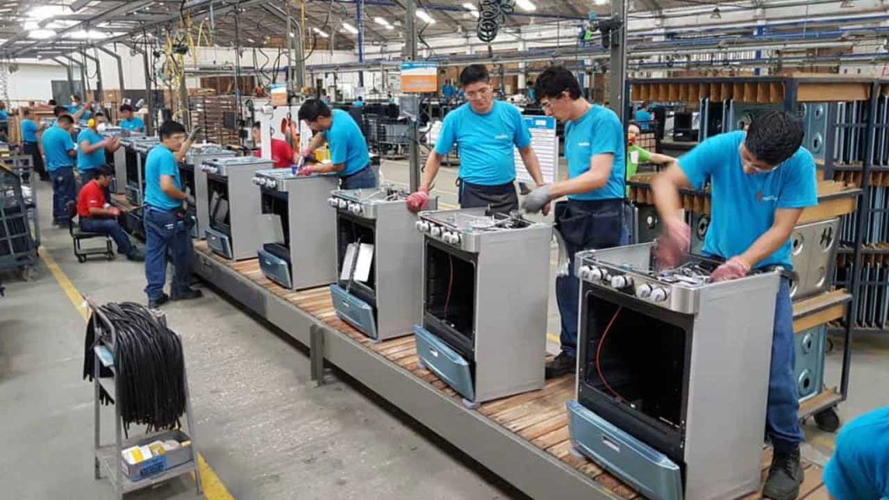 Conocida fábrica de electrodomésticos sufre desplome en ventas y despide a 200 empleados