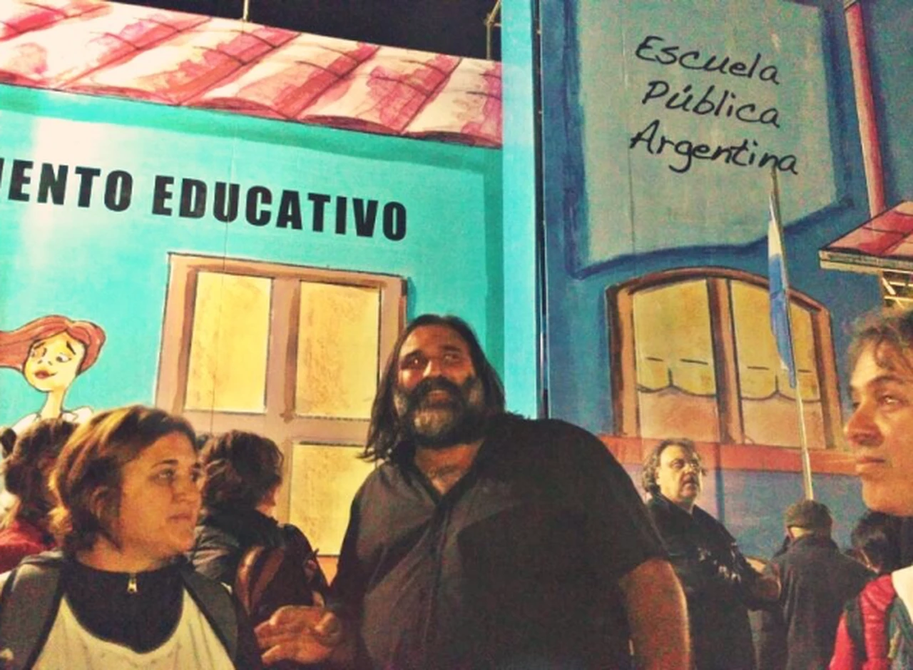 Tras 16 dí­as sin clases, Vidal retoma discusión salarial con docentes