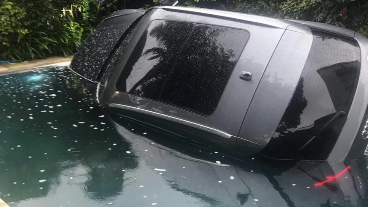 Terminó con un Audi Q5 en el agua y el audio ya es viral: "Me caí yo con camioneta y todo a mi pileta"
